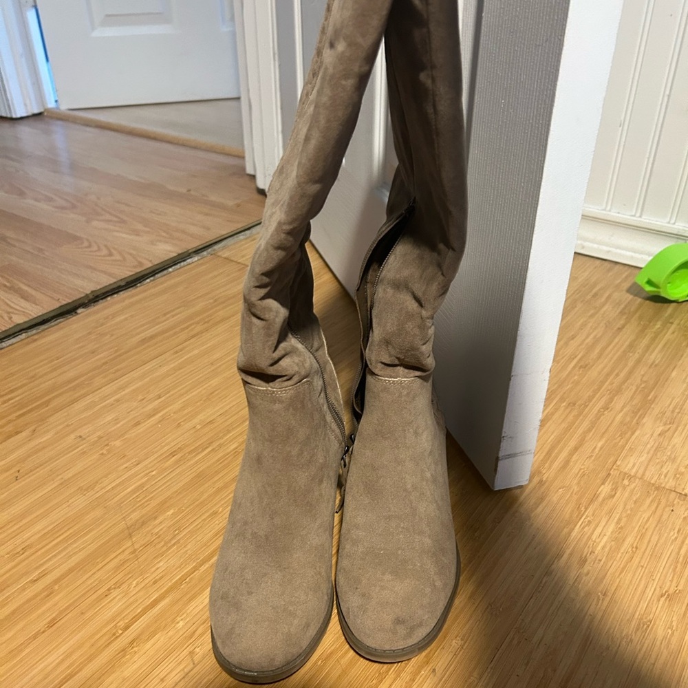 Womans fall boots
